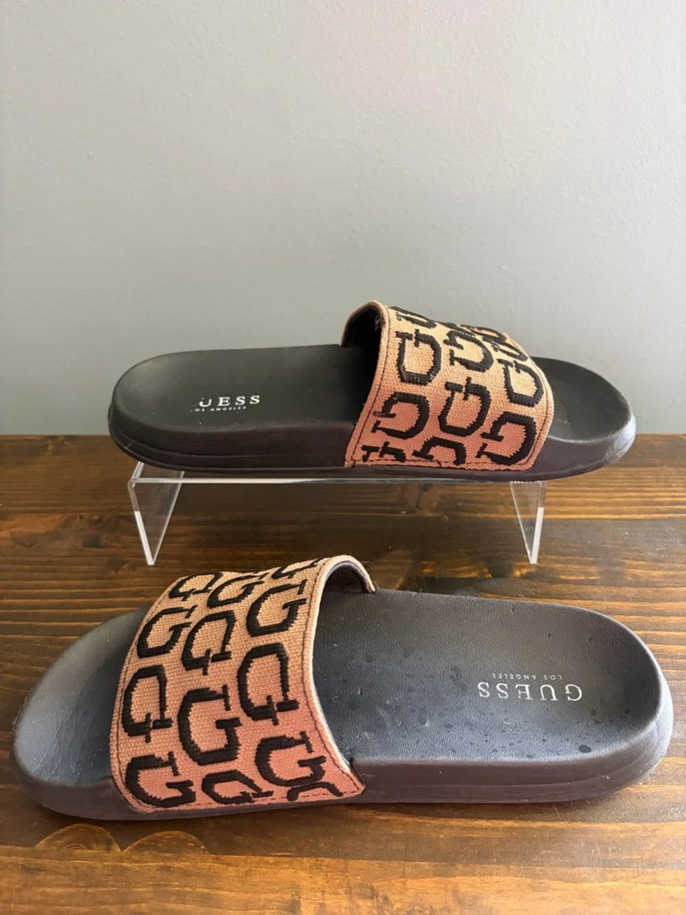 Guess Women’s Tan and Black G Signature Logo Slide Sandals Size 7M